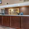 Отель Comfort Inn & Suites, фото 2