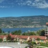 Отель Discovery Bay by KelownaGo, фото 20