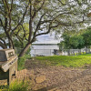 Отель Lakefront Home < 3 Miles to Historic Granbury!, фото 1