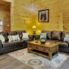 Отель Luxury 5bed/6ba Cabin: Theater, Pool Room, Hottub!, фото 6