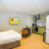 Отель E2M Wisteria House Heathrow Free Parking, фото 6