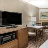 Отель Elizabeth Oceanfront Suites, Ascend Hotel Collection, фото 5