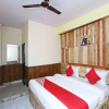 Отель OYO 15994 Hotel Bullet Inn & Lounge, фото 17