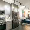 Отель New San Juan 303 by Avantstay Modern Penthouse w/ Deck Overlooking Main Street, фото 9