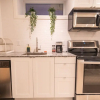 Отель Brand New Modern Unit With Easy Access to the City, фото 7