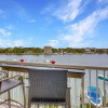 Отель Okaloosa Island Escape: Bayfront Condo Near Beach, фото 16