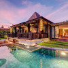 Отель Secluded Wooden Villa, 3 BR, Canggu With Staff, фото 15