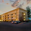 Отель La Quinta Inn & Suites by Wyndham Harrisburg Airport Hershey в Гаррисберге