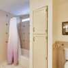 Отель Comfy Albuquerque Townhome < 6 Mi to Downtown, фото 8