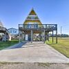 Отель A-frame Home w/ Deck - 2 Blocks to Surfside Beach! в Серфсайд-Биче