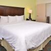 Отель Hampton Inn & Suites Newport News (Oyster Point), фото 3