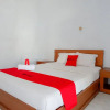 Отель RedDoorz @ Hotel Horas Palopo, фото 18