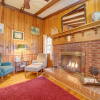 Отель 'the Red Loft' Candler Cottage 18 Mi to Asheville!, фото 8