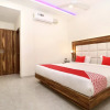 Отель OYO 22115 Hotel D Plaza, фото 4