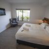 Отель Karrinyup Waters House Rentals, фото 7