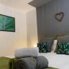 Отель Trendy City Centre Hull Sleeps 2 or 4 with Free Secure Parking Traveller Award 2023, фото 5