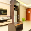 Отель Strategic And Comfy 2Br Apartment At Thamrin Residence, фото 4