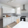 Отель Bright and Airy 3 Bedroom Maisonette in South London, фото 17
