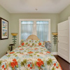 Отель Sea Life - Just Blocks To Beach! 3 Bedroom Home by Redawning, фото 6
