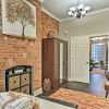 Отель Chic Baltimore Apartment: 2 Mi to Downtown!, фото 7
