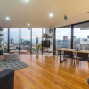 Отель Luxury 3 Bed 2 Bath City Views, фото 13