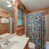 Отель Running Bear, 2 Bedrooms, Sleeps 8, Hot Tub, Gas Fireplace, Pool Table, фото 5