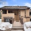 Отель Modern Elegance Townhome With Ultimate Ski Access by The Woodrun V Townhouses, фото 1