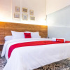 Отель RedDoorz Plus near Ringroad City Walks Medan 2, фото 11