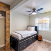 Отель Bearpaw by Avantstay Hot Tub, 10 Min to Lake, фото 27