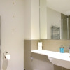 Отель Teddington Two Beds by Vantage Apartments, фото 10