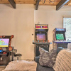 Отель Modern Cabin w/ Game Room & Deck, Near Skiing, фото 16