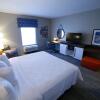 Отель Hampton Inn & Suites Forest City, фото 5