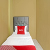 Отель OYO 91689 Homestay Syariah Imah 2, фото 16