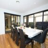 Отель Luxury 7BRM Lakeside BigHouse Point Cook, фото 13