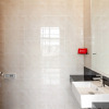 Отель RedDoorz Syariah @ Kebraon, фото 10