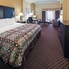 Отель La Quinta Inn & Suites by Wyndham Alvin, фото 37