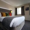 Отель Silurian Hotel Double Bedroom by StayBC, фото 4