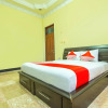 Отель OYO 2848 Senaz Guesthouse, фото 3