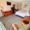 Отель Clover Inn & Suites, фото 2