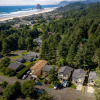 Отель Seven Spruce by Avantstay Cute Cottage w/ Yard & 10 Mins to Tolovana Beach State Park, фото 16