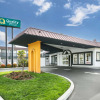 Отель Quality Inn & Suites, фото 1
