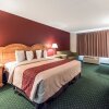 Отель Red Roof Inn & Suites Knoxville East, фото 2