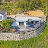 Отель Namhae Bokkongii Seesru Ocean View Poolvilla, фото 1