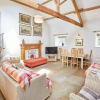 Отель Host Stay Dovecote Cottage, фото 6