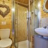 Отель Punch Tree Cabins, Couples, Hot Tub Wood Burning, фото 29