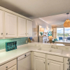 Отель Okaloosa Island Escape: Bayfront Condo Near Beach, фото 3