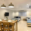 Отель CRIB 227: Modern Fresh Vibe Condo, фото 3