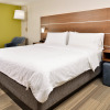 Отель Holiday Inn Express & Suites North Kansas City, an IHG Hotel, фото 24