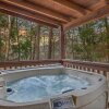 Отель Wildberry Retreat 1 Bedroom Cabin by RedAwning, фото 8