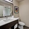 Отель Holiday Inn Express & Suites Manhattan, an IHG Hotel, фото 8